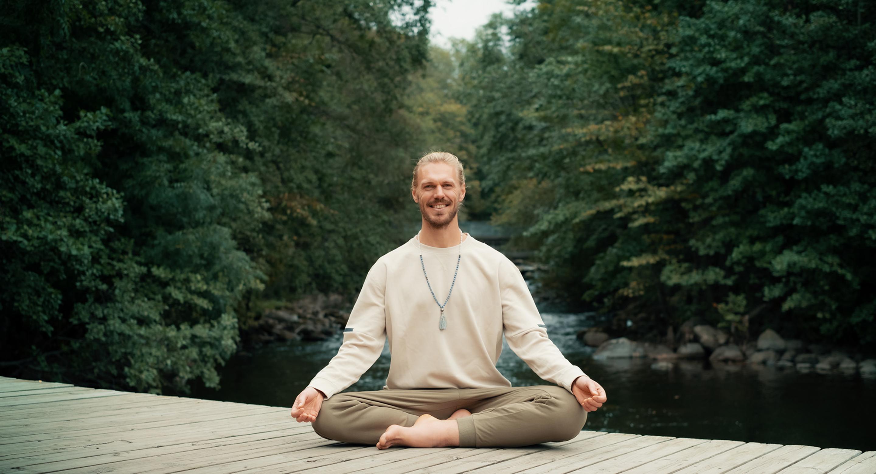 Christian Mentra yoga